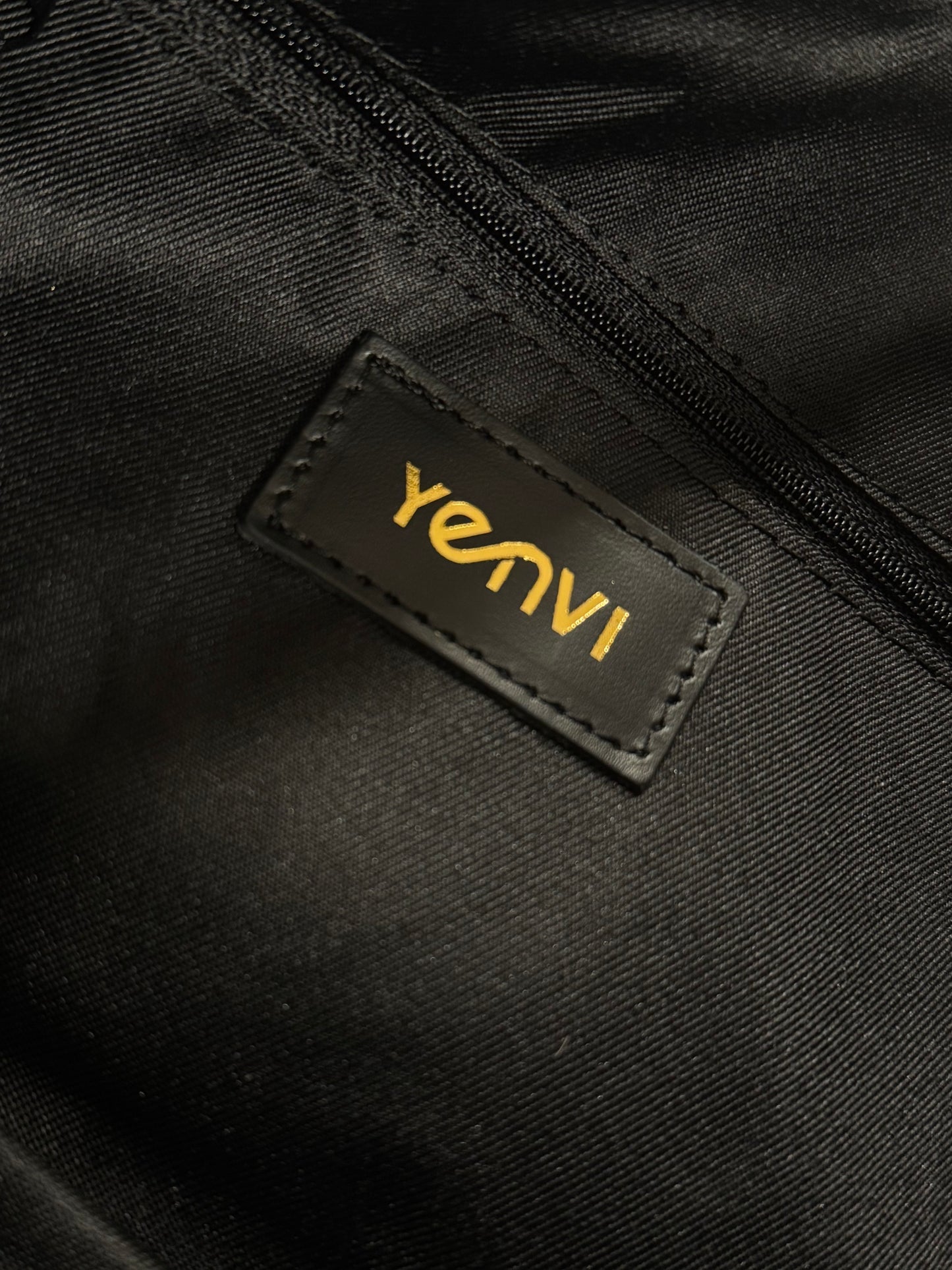 The AVEA tas leer donkerbruin