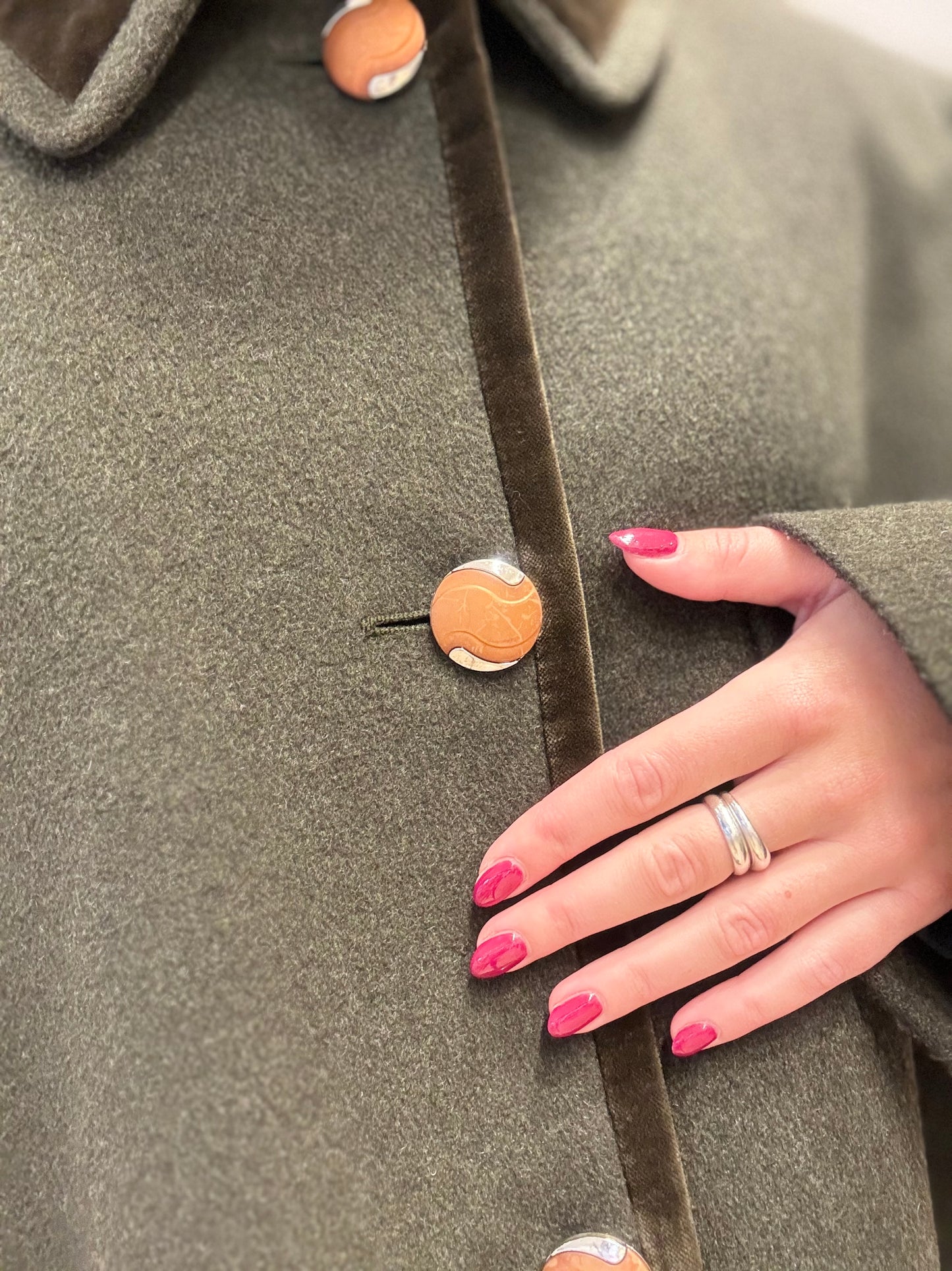 Lange wollen jas met fluwelen kraag – donkergroen