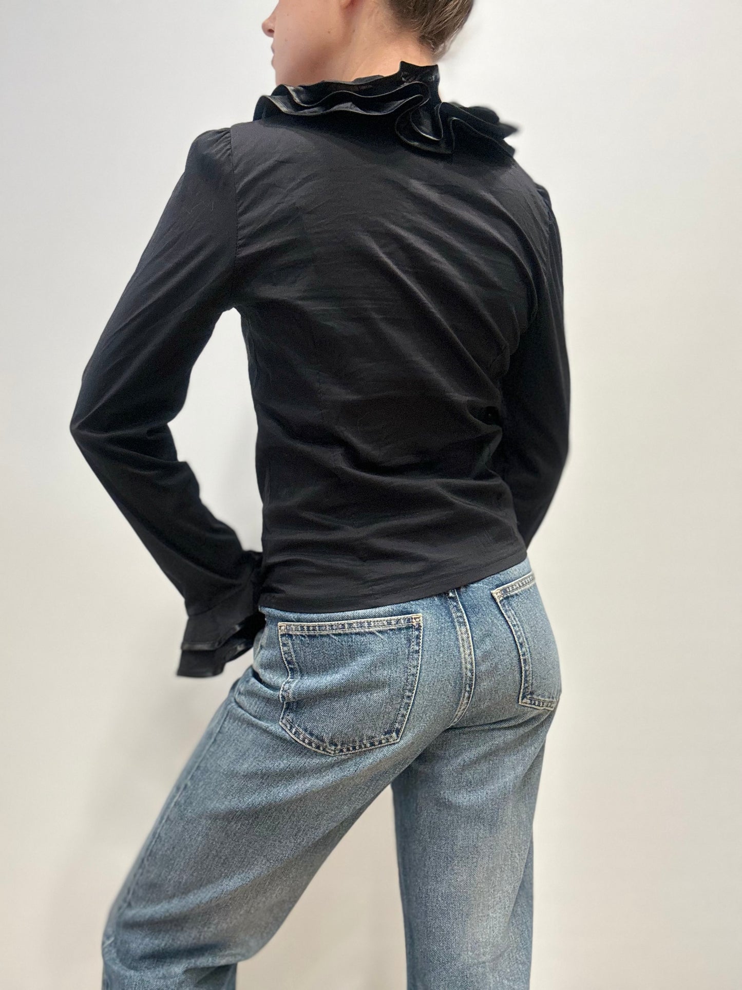 Ruffled Black Blouse Made in Italy – nan – Yenvi vintage