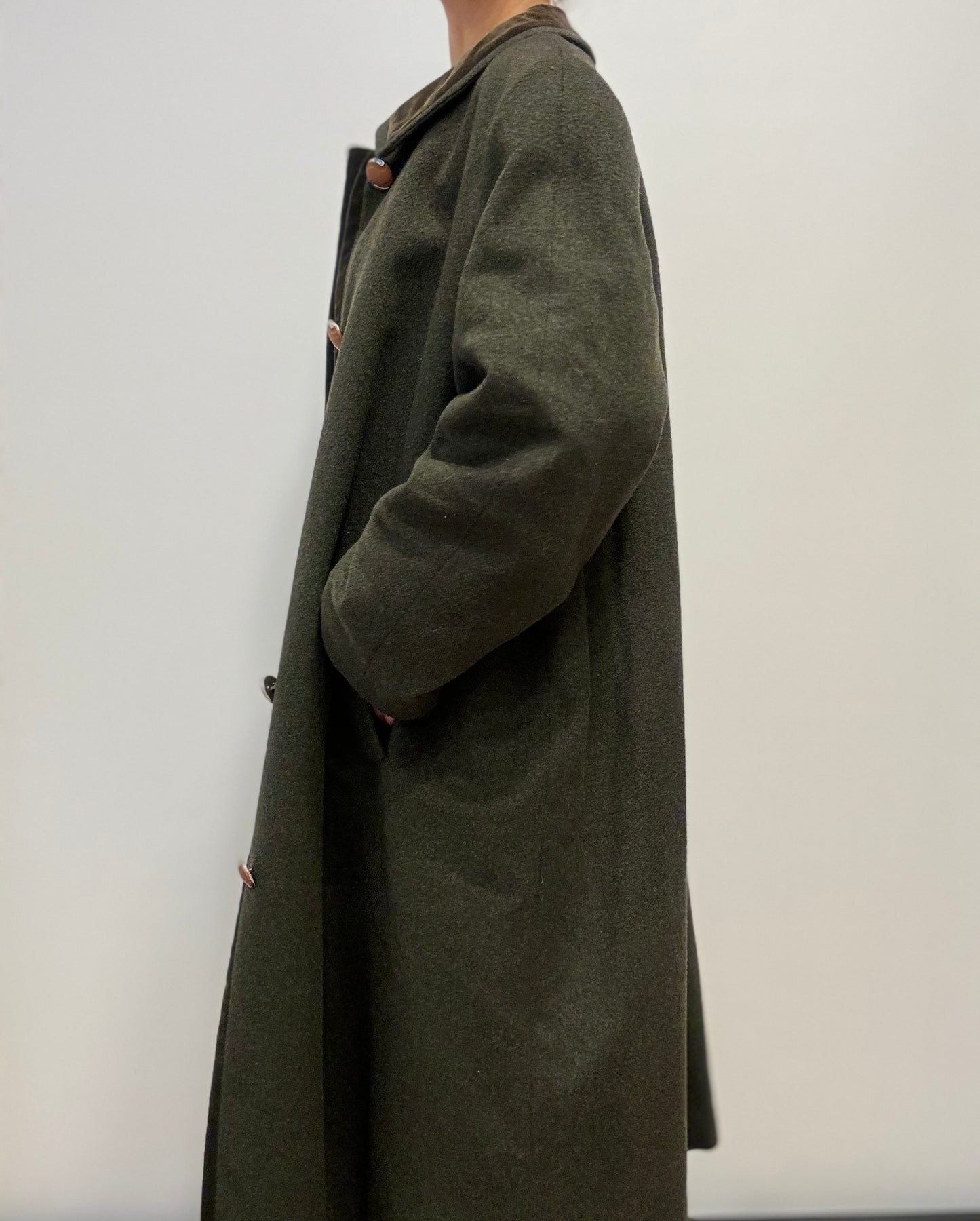 Lange wollen jas met fluwelen kraag – donkergroen