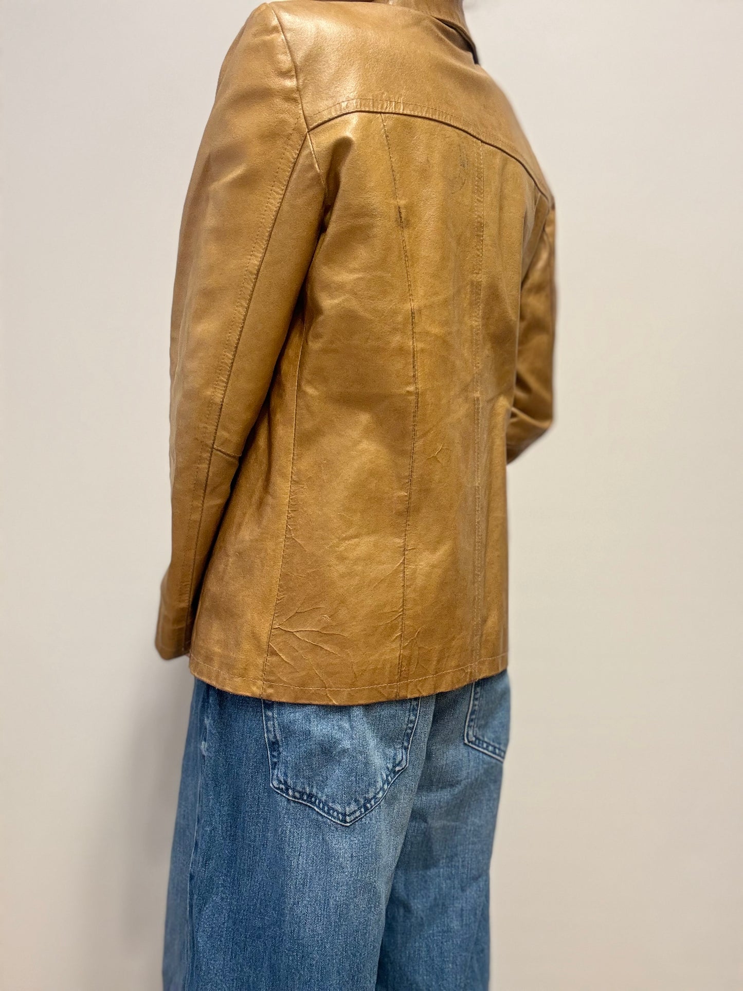 Cognac leren jas met klassieke knoopsluiting