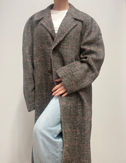 Vintage jas met zwarte en rode ruiten.