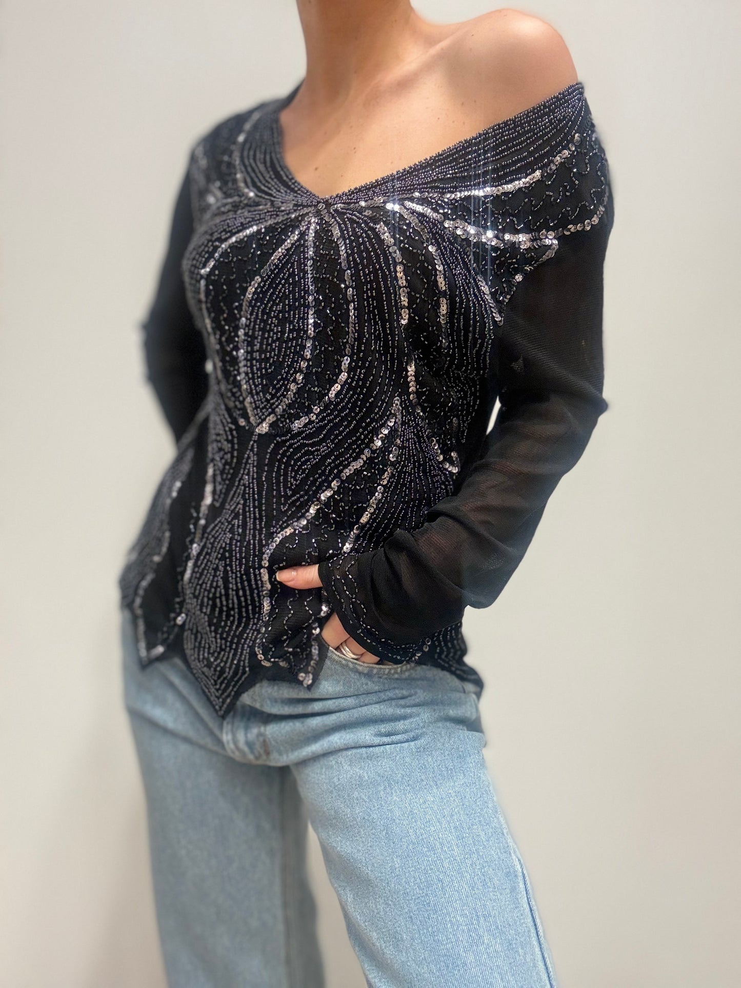 Mesh v-hals top met kralen en pailletten