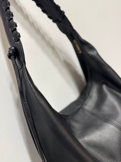 The AVEA tas leer zwart