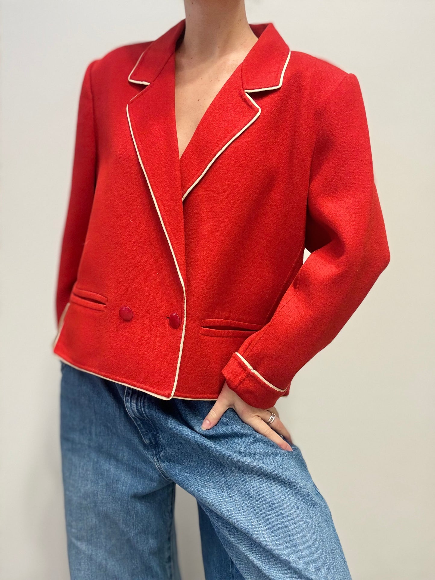 Rode blazer met witte bies