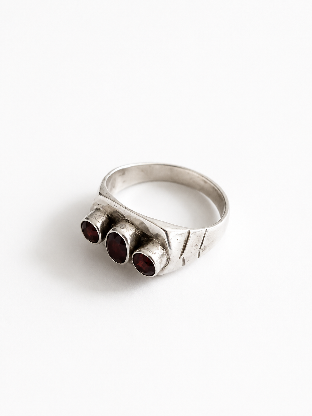 Vintage 925 Zilveren Ring met Drie Granaten