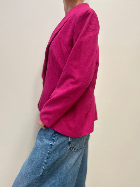 Roze blazer met detail knoop