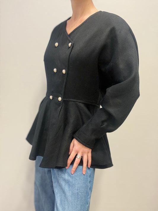 Blazer black ruffle met parelknopen