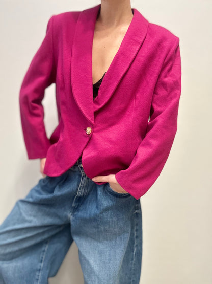 Roze blazer met detail knoop