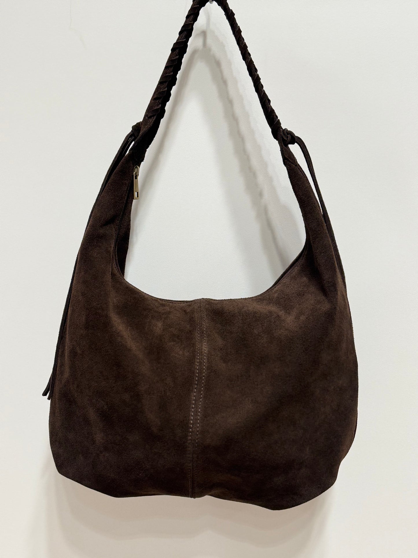 The AVEA tas suede donkerbruin