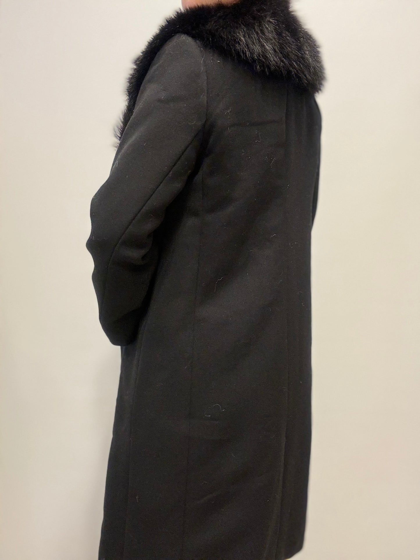 Zwarte jas met bont kraag