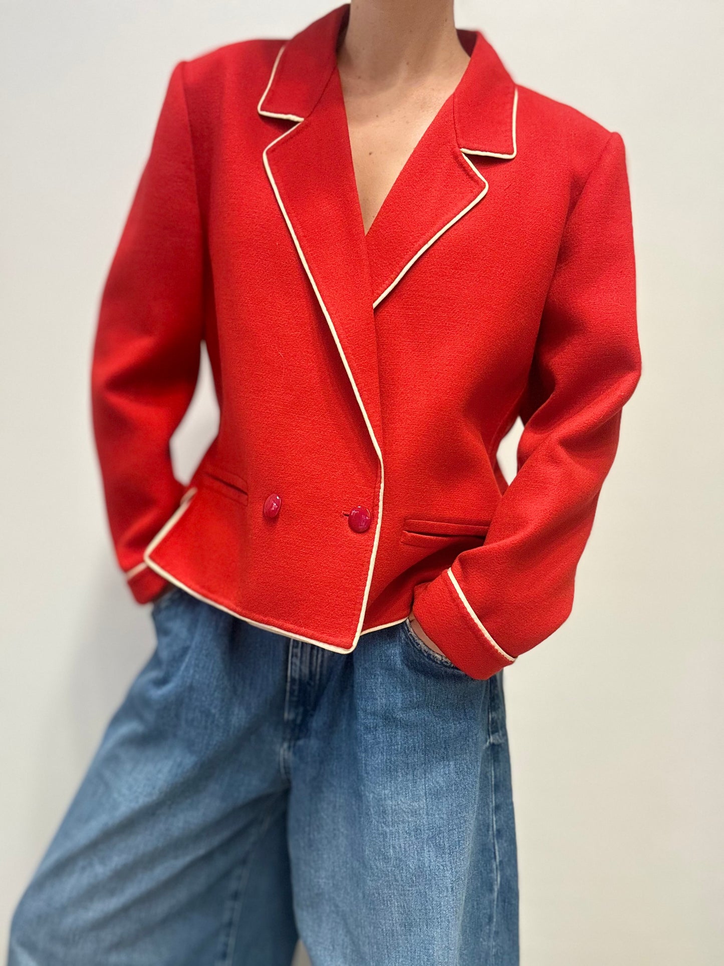 Rode blazer met witte bies