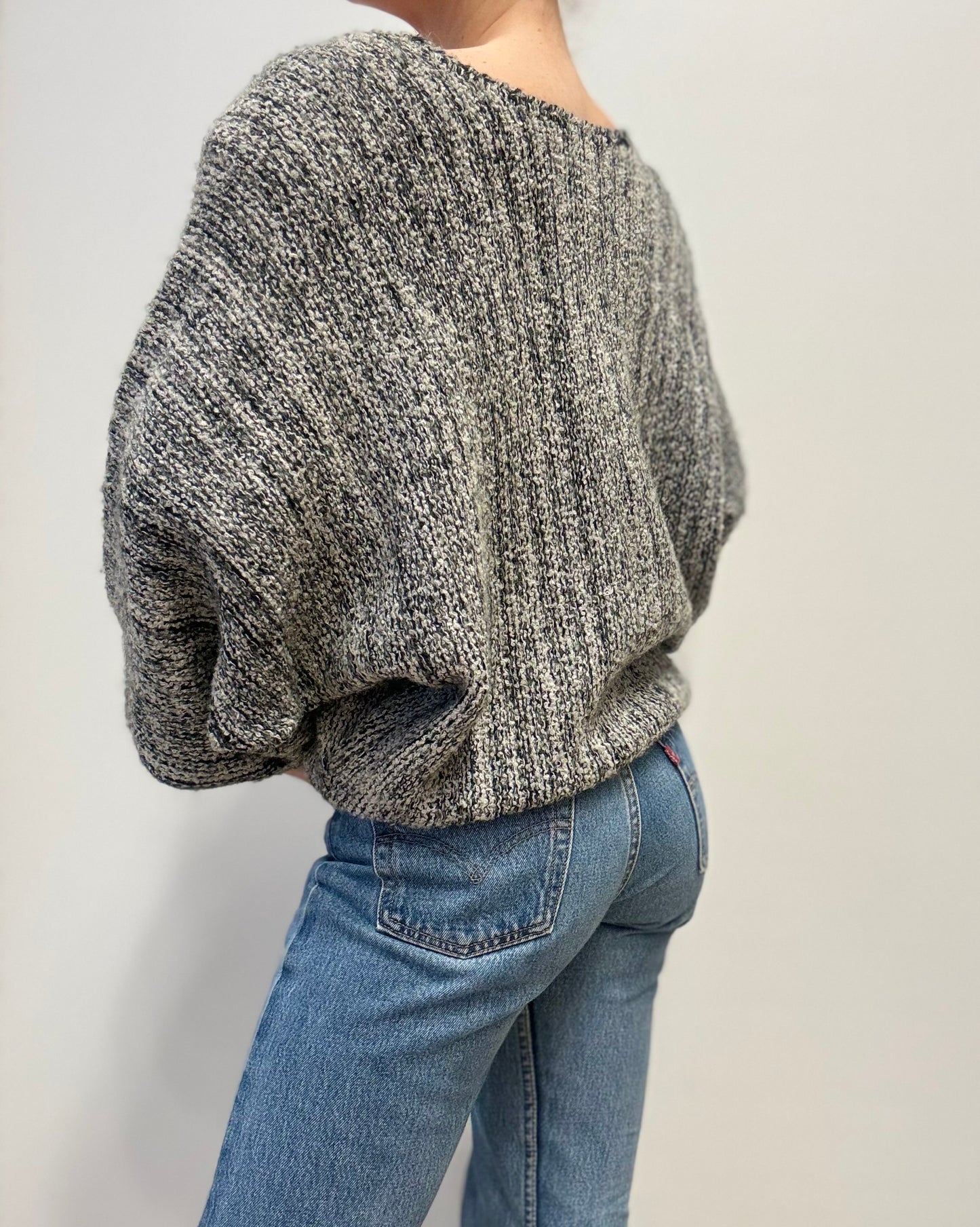 Vintage Grijs-Zwart Handgebreid Vest met Knoopdetail