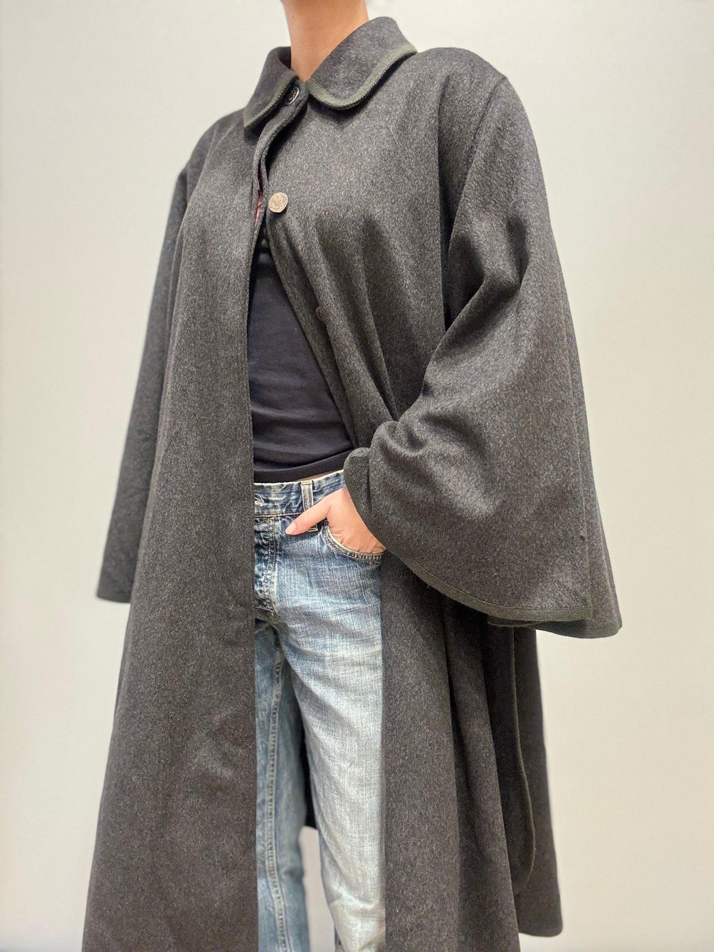 Grijze oversized mantel met vlinder mouw