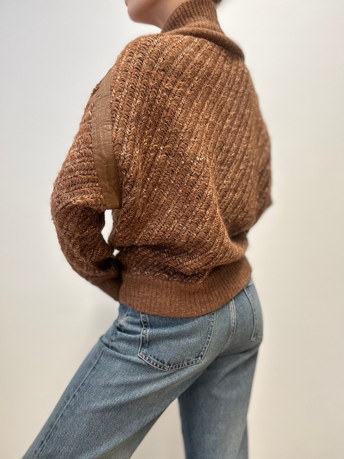 Vintage Brown Wool-Blend Sweater with Buttoned Collar
