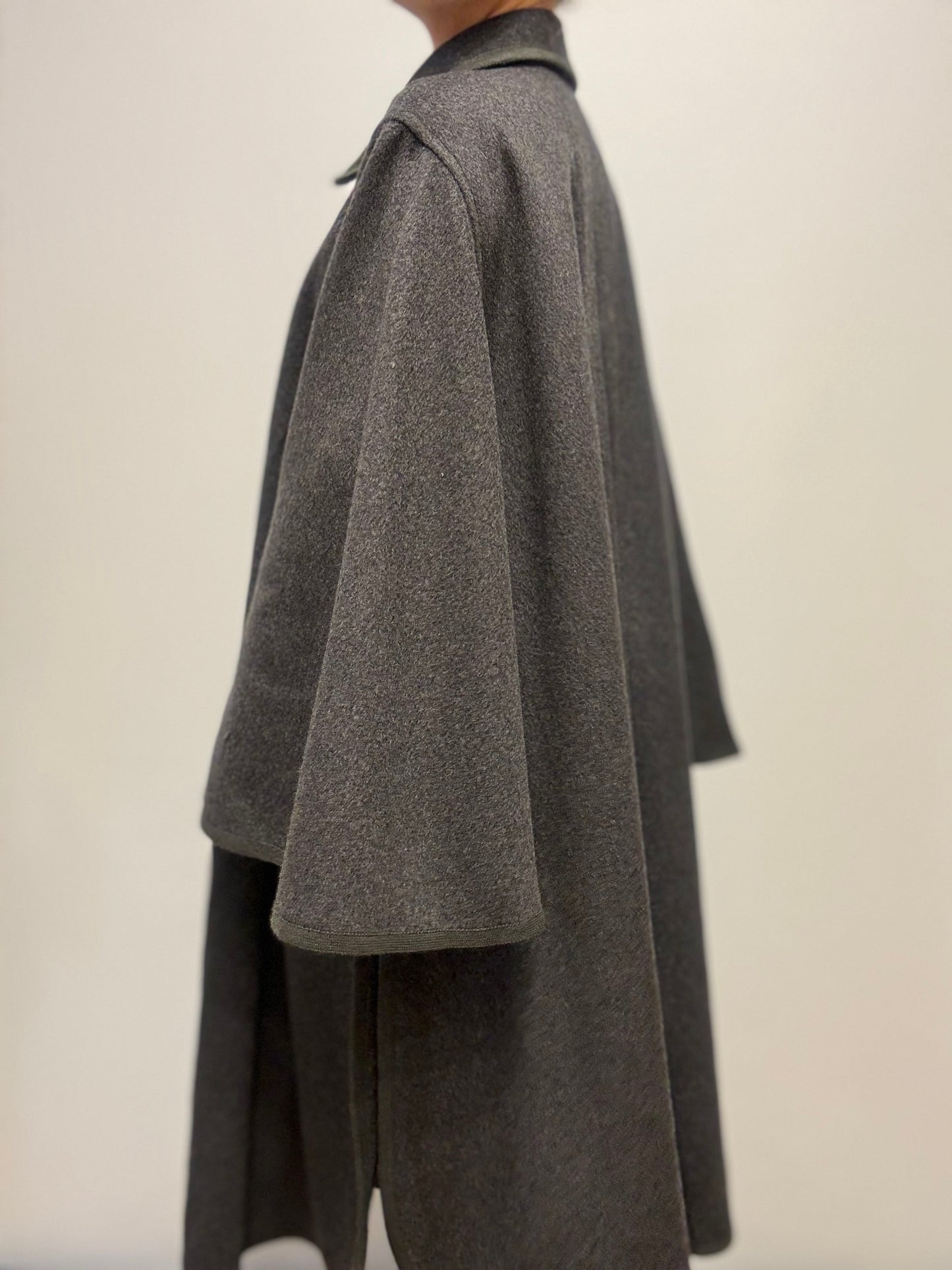 Grijze oversized mantel met vlinder mouw