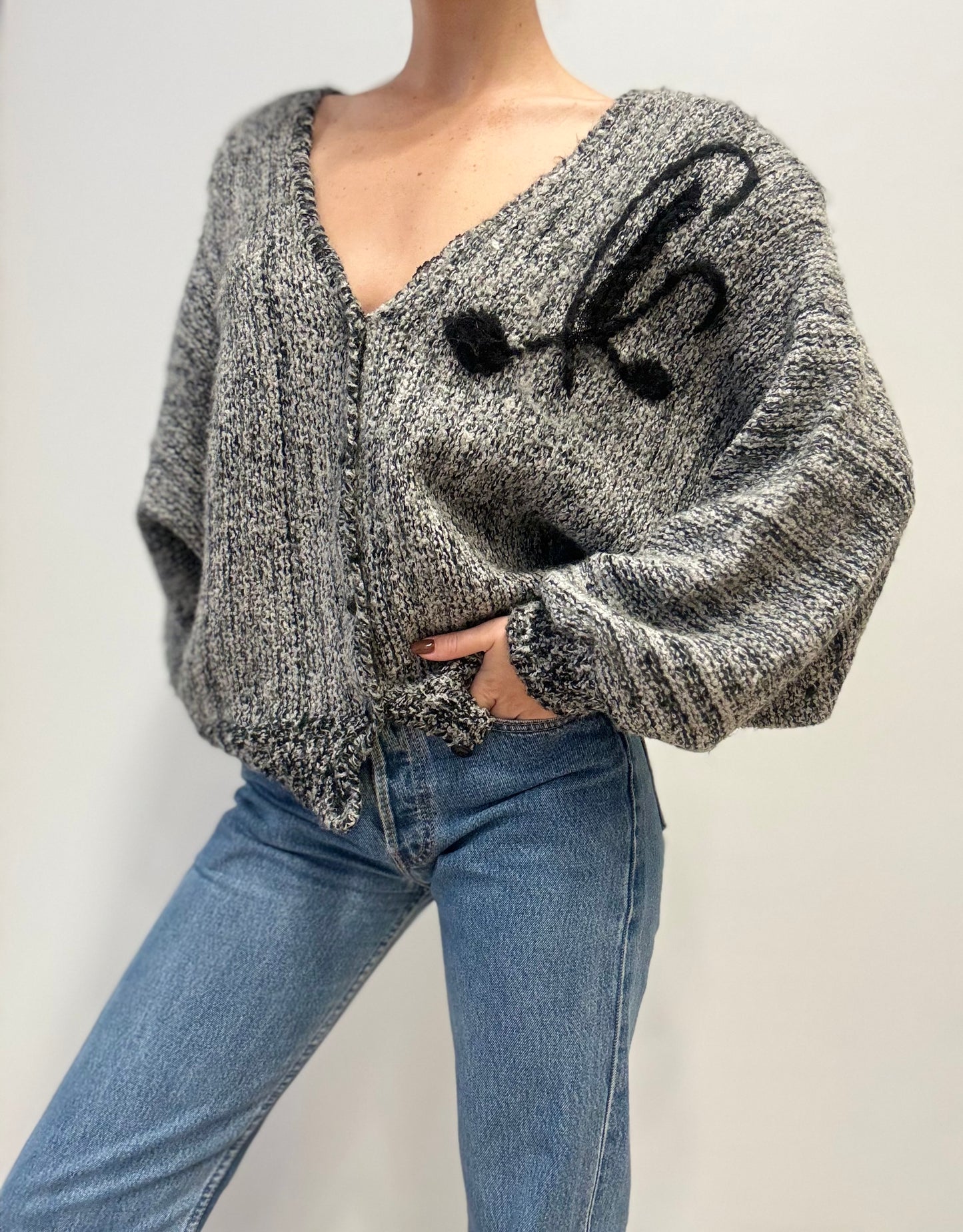 Vintage Grijs-Zwart Handgebreid Vest met Knoopdetail