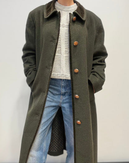 Lange wollen jas met fluwelen kraag – donkergroen