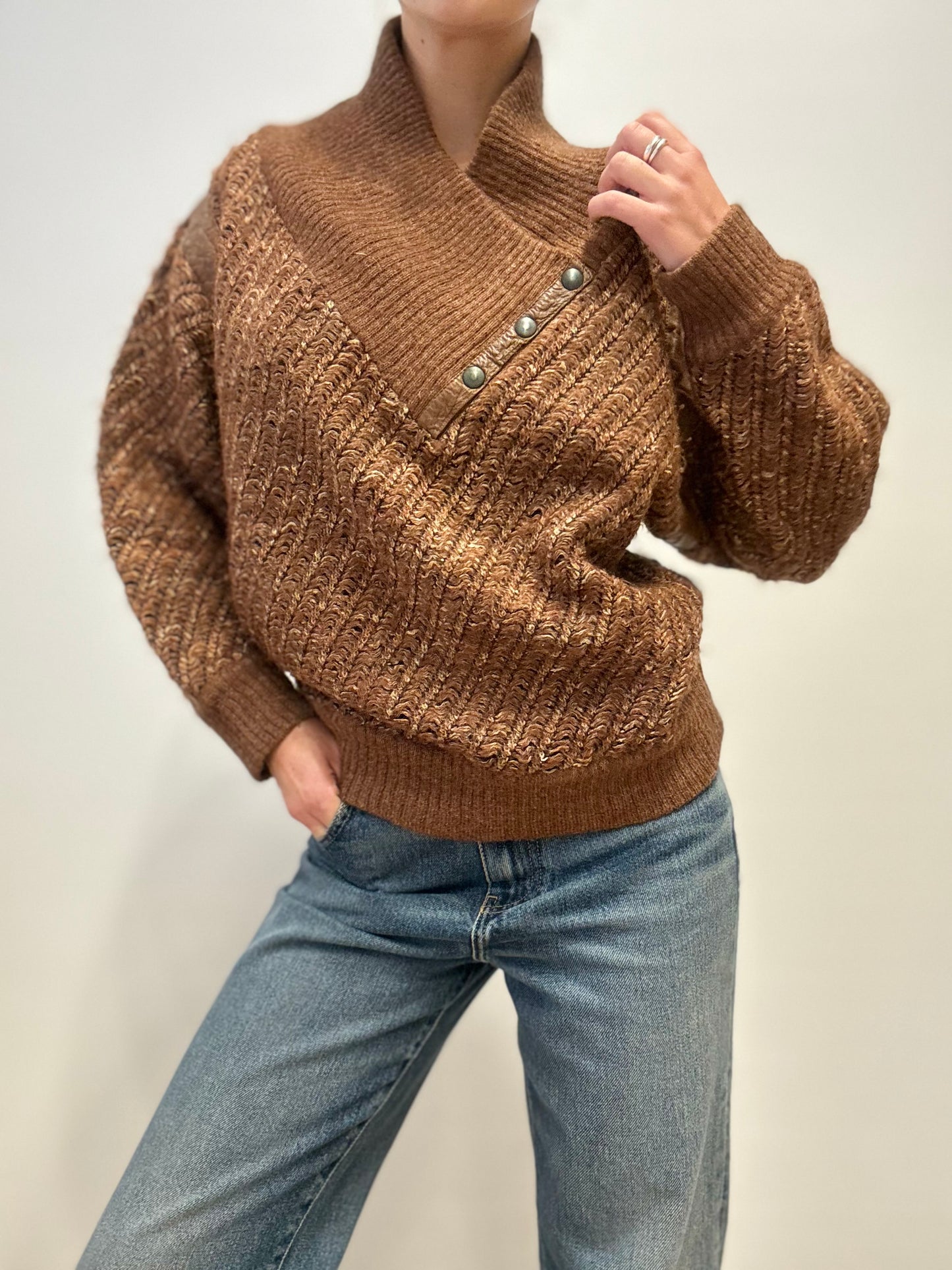 Vintage Brown Wool-Blend Sweater with Buttoned Collar